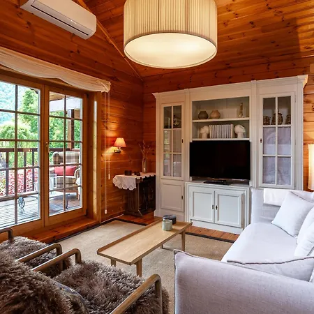 Chic Wooden House Pyrenees Views